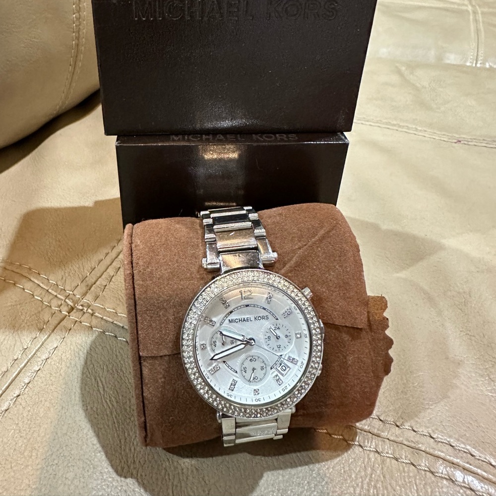 Michael Kors Watch - Picture 3 of 4